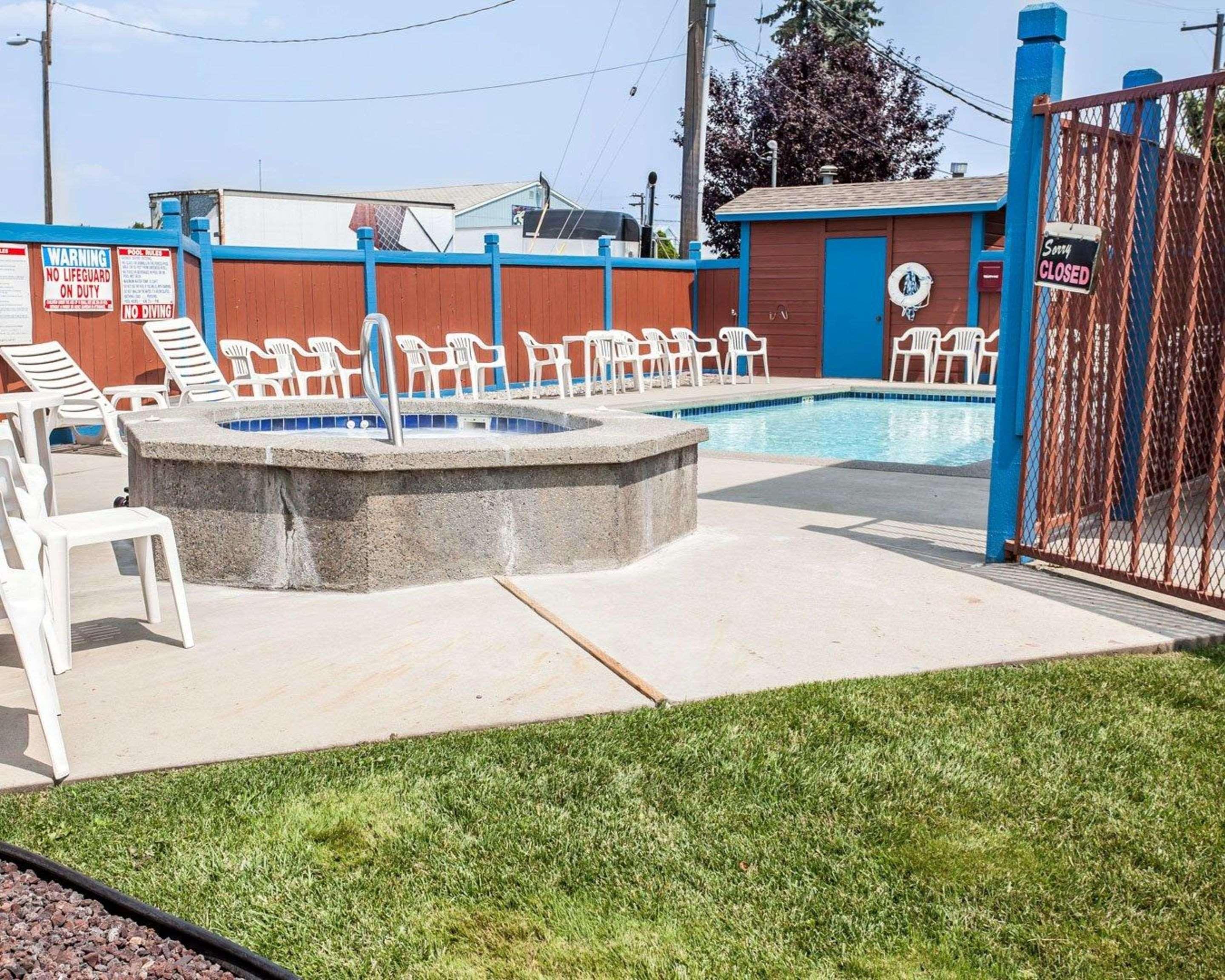 Rodeway Inn & Suites Spokane Valley Ngoại thất bức ảnh